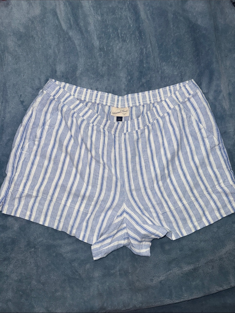 Universal Thread Blue & White Striped Women’s Shorts
